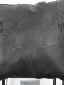 NAHKATYYNY TILKKU NOPEASTI KULUVA MUSTA